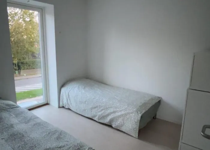 Lejlighed Bright And Modern With Balcony Close To C