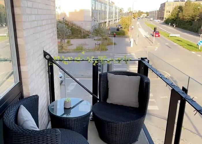 Lejlighed Bright And Modern With Balcony Close To C *